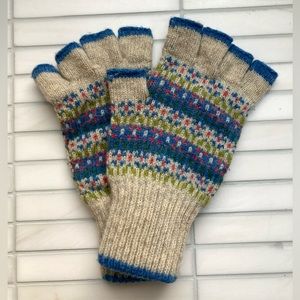 Wool fingerless fairisle gloves